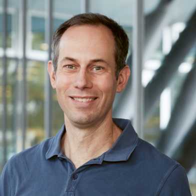 ETH-Professor Renato Renner auf dem ETH Campus Hönggerberg (Foto: ETH Foundation/Das Bild)